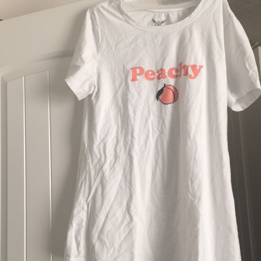 White tee